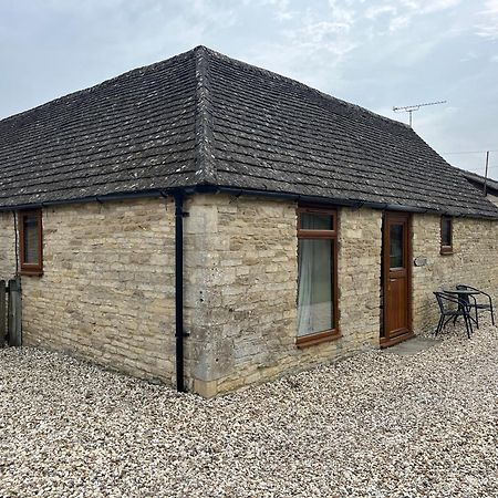 Tupenny Cottage, Old Mill Farm, Cotswold Water Park Cirencester Exteriér fotografie